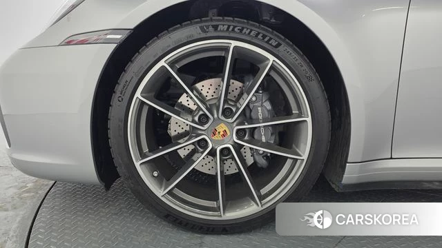 Porsche 911(992) id 4280440 из Кореи 15