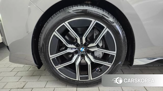BMW 7 Series (G70) id 4560892 из Кореи 30
