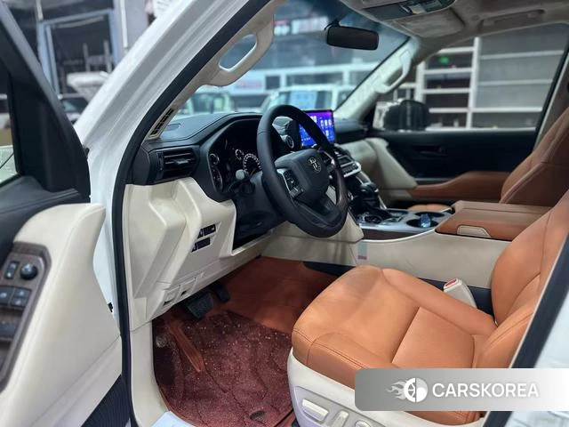 Toyota Land Cruiser (imported) 2024 Белый из Китая, фото 5