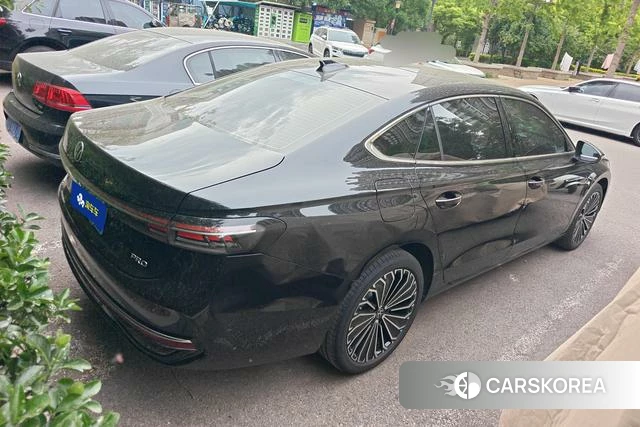 Volkswagen Passat id 4307408 из Китая 12