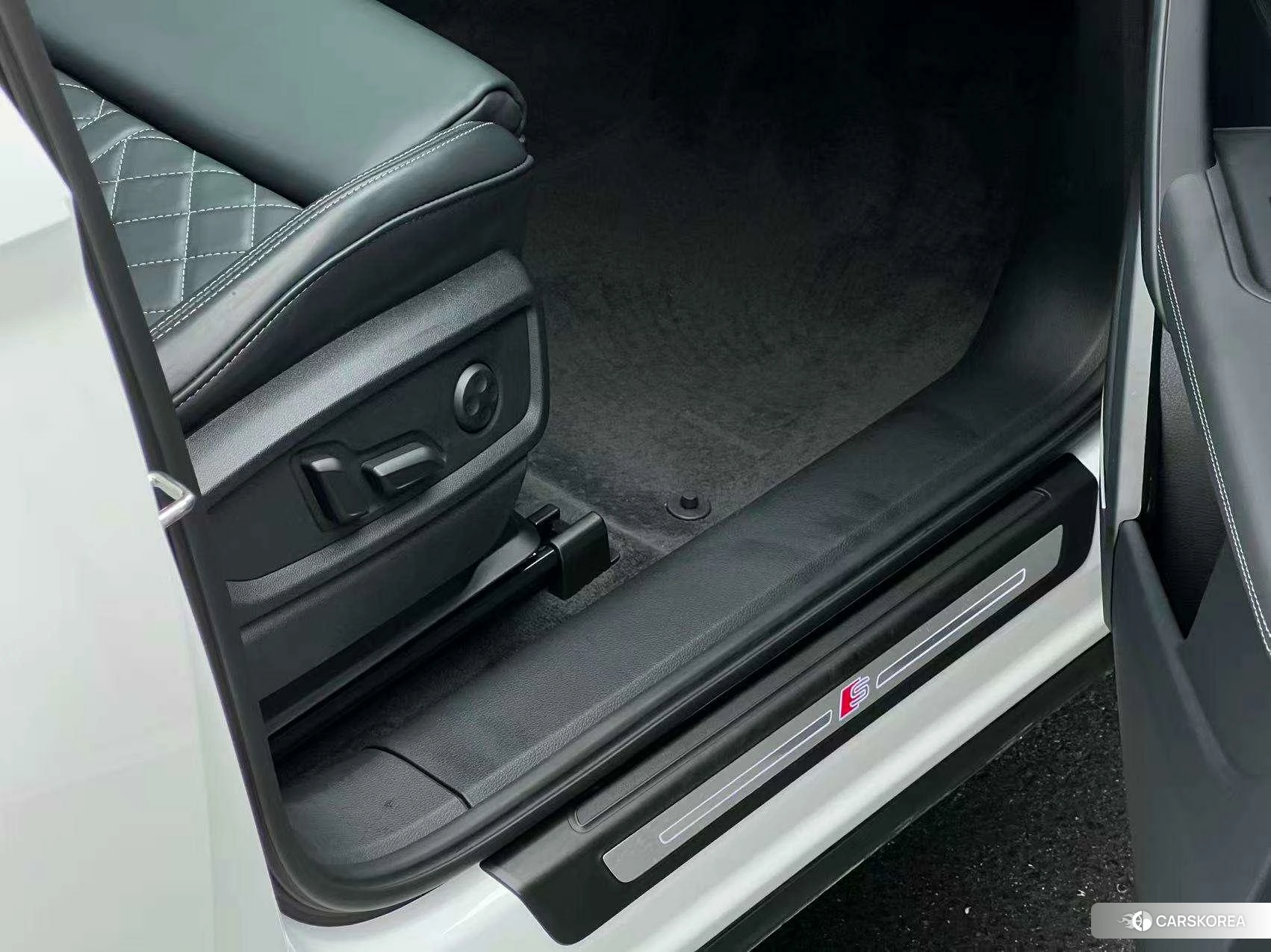 Audi Q5L Sportback id 4486516 из Китая 20
