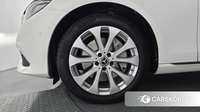 Mercedes-Benz E-Class W213 id 4663092 из Кореи 27