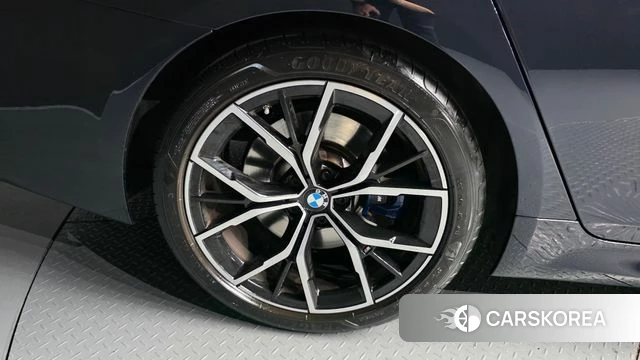 BMW 5 Series (G30) id 4618388 из Кореи 28