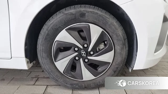 Hyundai Ionic Hybrid id 2981610 из Кореи 15