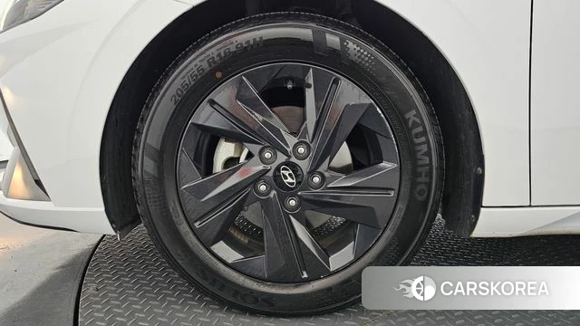 Hyundai Avante (CN7) id 4231160 из Кореи 32