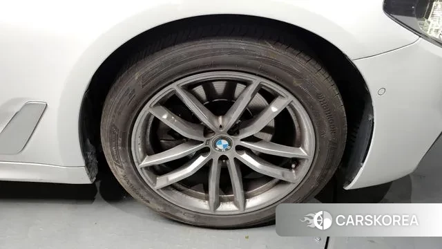 BMW 5 Series (G30) id 3547141 из Кореи 15