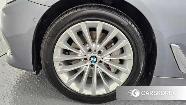 BMW 5 Series (G30) id 3504871 из Кореи 15