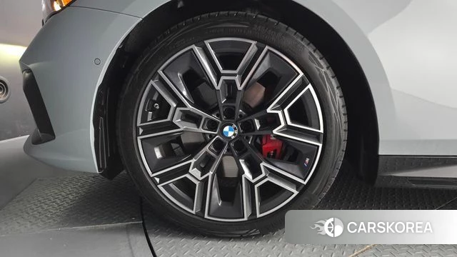 BMW 5 Series (G60) id 4387750 из Кореи 30