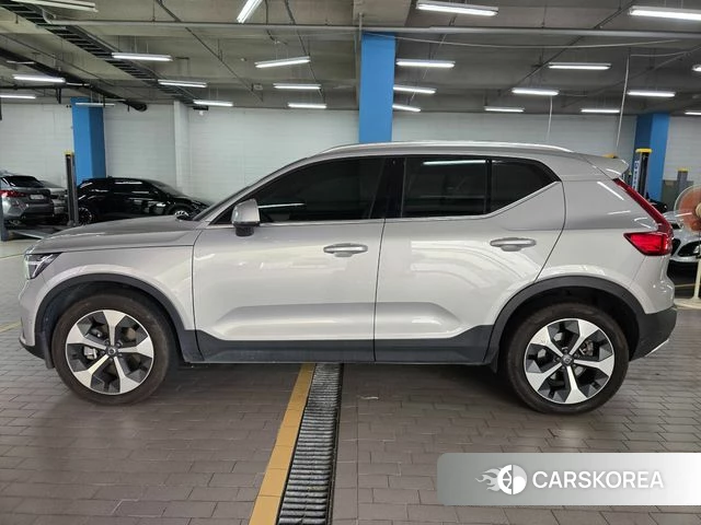 Volvo XC40 2023 Серебристо-серый из Кореи, фото 5