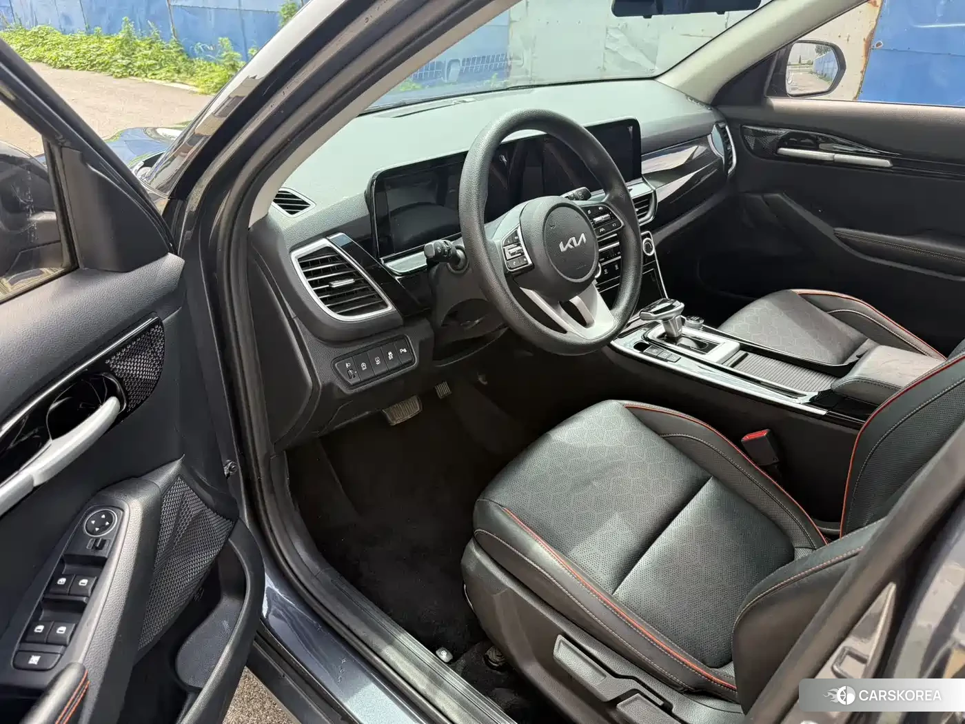 Kia Seltos 2023 Silver/gray из Китая, фото 5