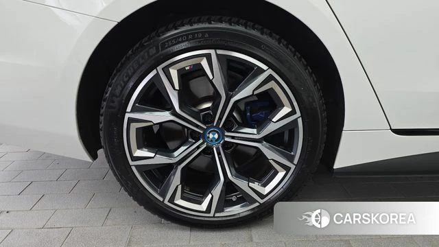 BMW i4 id 4715472 из Кореи 25
