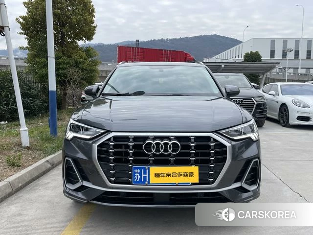 Audi Q3 2021 Темно-серый из Китая, фото 5