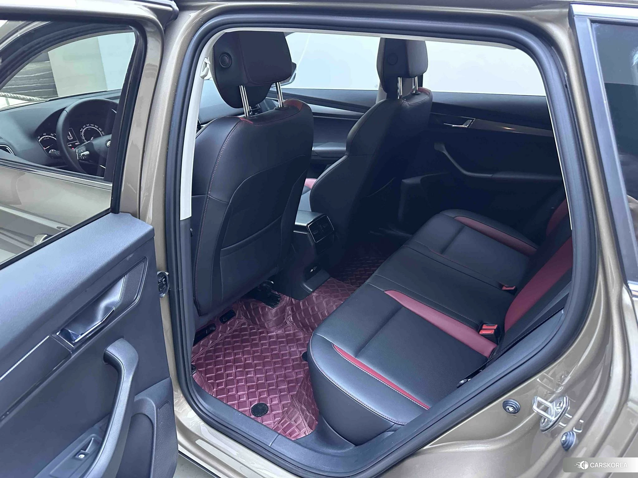 Skoda Krok id 4492871 из Китая 17