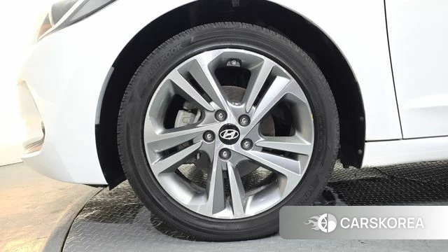 Hyundai Avante AD id 4459511 из Кореи 25