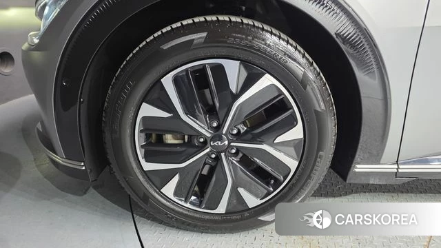 Kia EV6 id 3892646 из Кореи 15