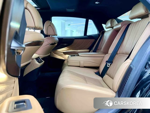 Lexus LS 2022 Черный из Китая, фото 5