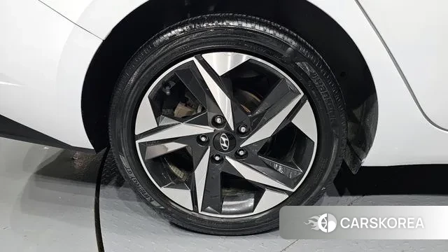 Hyundai Avante (CN7) id 3438812 из Кореи 15