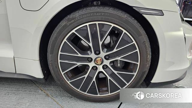 Porsche Taycan id 4571734 из Кореи 25