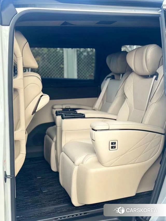 Toyota Elfa 2026 Белый из Китая, фото 5