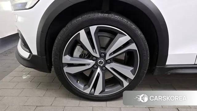 Volvo V60 Cross-Country 2nd Generation id 3479973 из Кореи 15