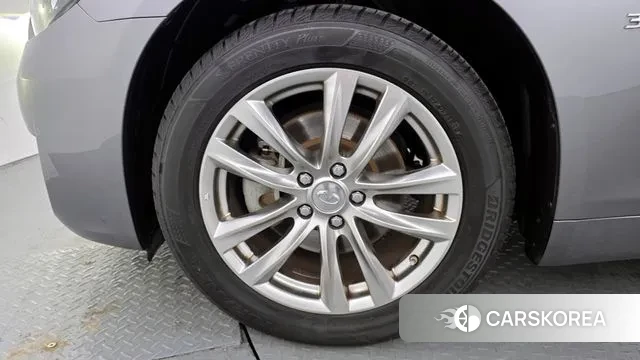 Infiniti Q70 id 3714003 из Кореи 15