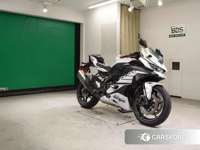 Kawasaki ZX-4R SE 2025 из Японии, фото 3