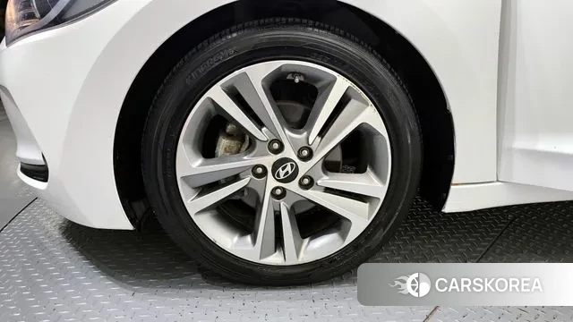 Hyundai Avante AD id 3636830 из Кореи 14