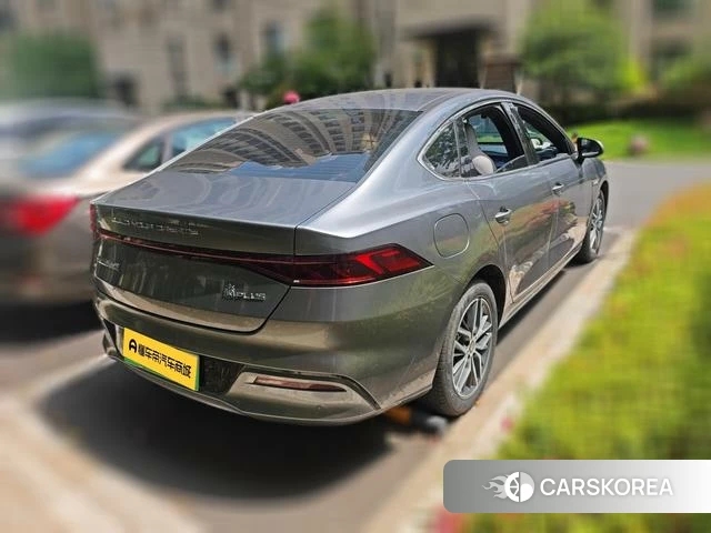 BYD Qin PLUS EV 2023 Темно-серый из Китая, фото 5