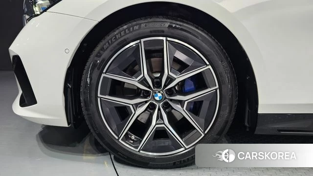 BMW 5 Series (G60) id 4505538 из Кореи 25