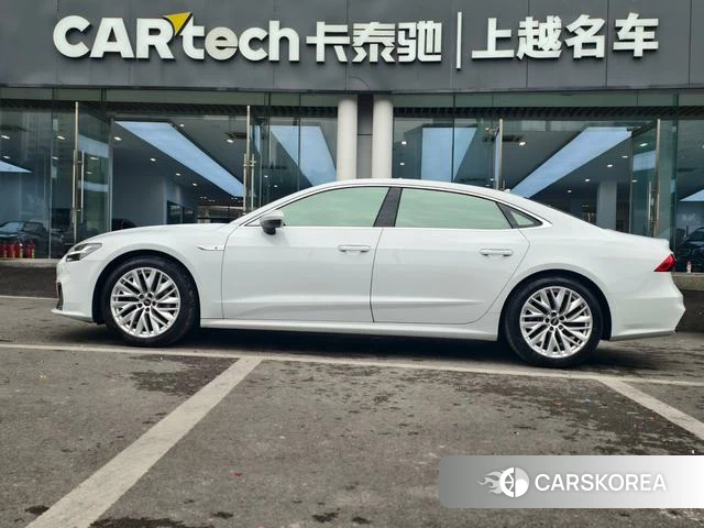 Audi A7L id 4258791 из Китая 9