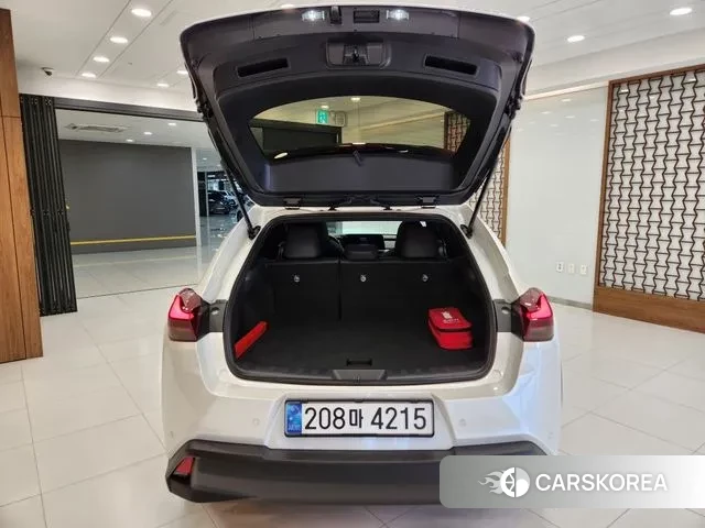 Lexus UX300h id 3079931 из Кореи 10