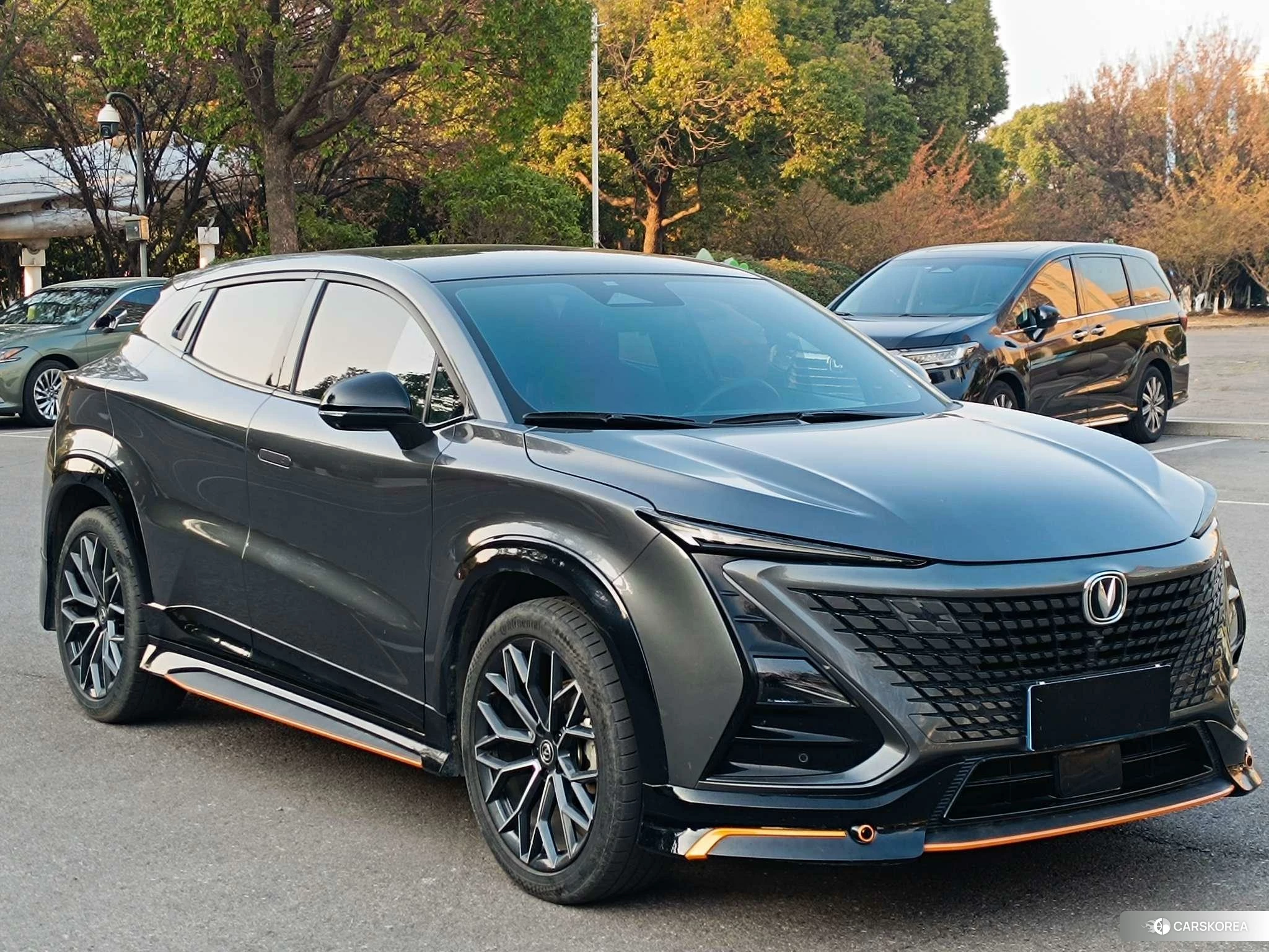 Chang'an UNI-T 2021 Темно-серый из Китая, фото 5
