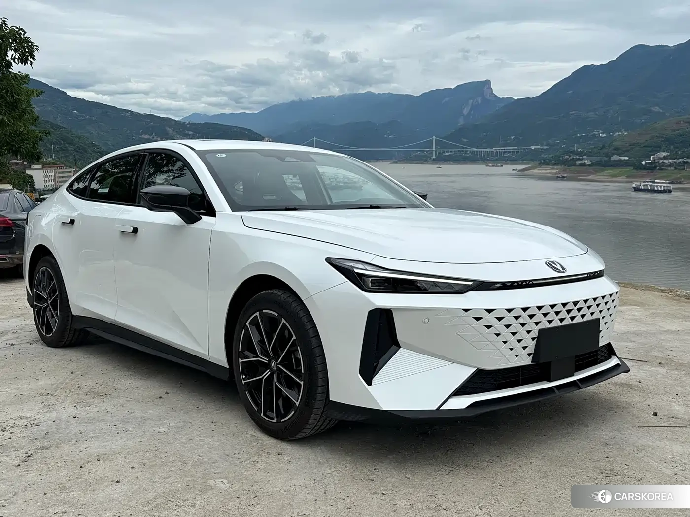 Chang'an UNI-V Smart iDD 2026 Белый из Китая, фото 5