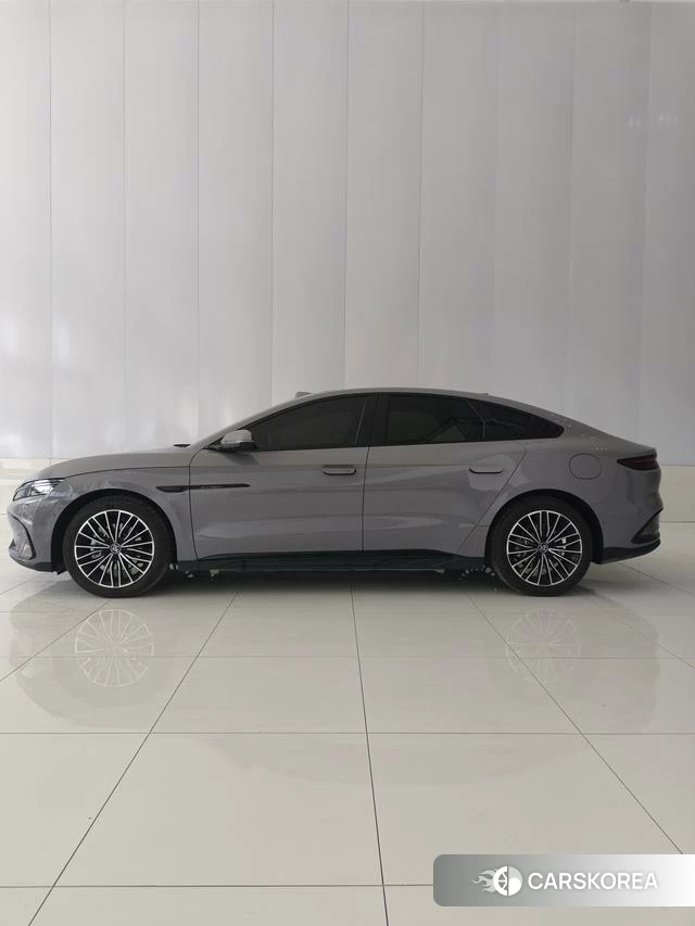 BYD Han DM 2025 Серебристо-серый из Китая, фото 5