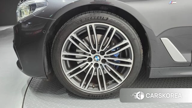 BMW 5 Series (G30) id 4251276 из Кореи 26