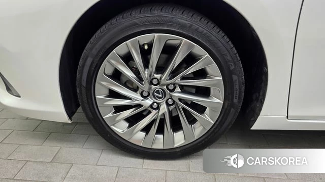 Lexus ES300h 7th generation id 4630166 из Кореи 26