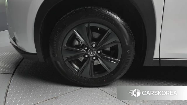 Lexus UX250h id 3786768 из Кореи 15