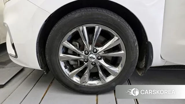 Kia The New Carnival id 2961982 из Кореи 15