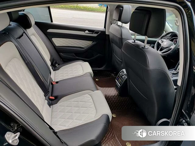 Volkswagen Magotan 2025 Черный из Китая, фото 5