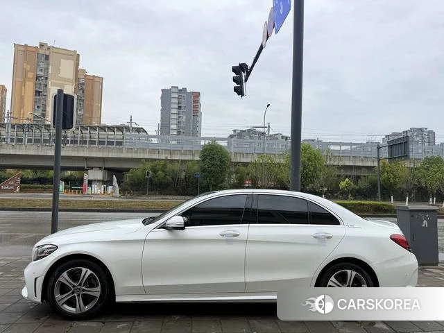 Mercedes-Benz Class C id 4218664 из Китая 17