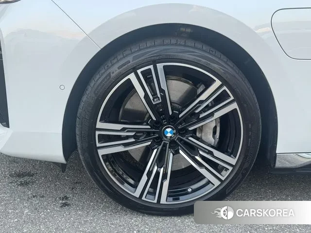 BMW 7 Series (G70) id 3382809 из Кореи 15