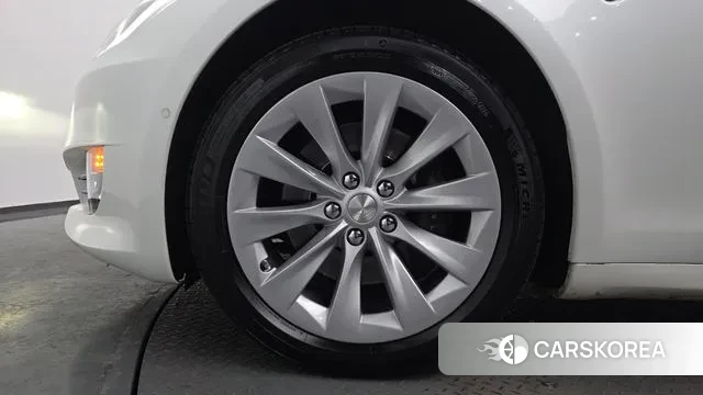 Tesla Model S id 3708968 из Кореи 15