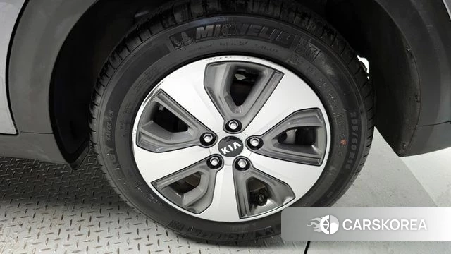 Kia Niro id 3845942 из Кореи 15