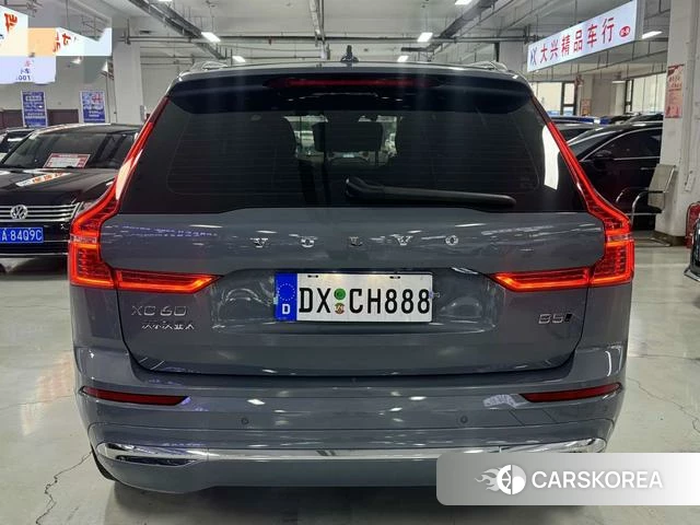 Volvo XC60 2022 Темно-серый из Китая, фото 5
