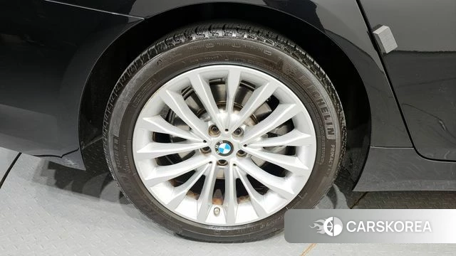 BMW 5 Series (G30) id 3941934 из Кореи 15