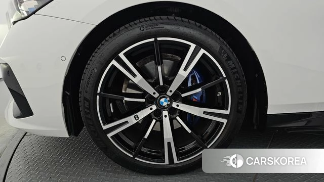 BMW 5 Series (G60) id 4248486 из Кореи 28