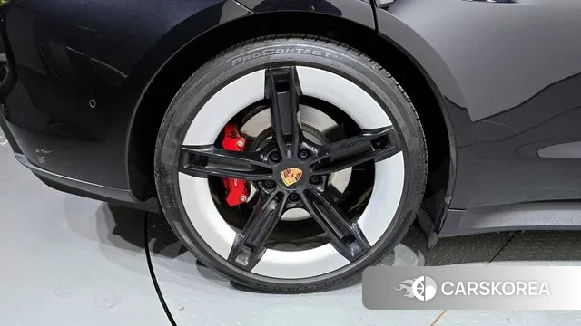 Porsche Taycan id 3585527 из Кореи 15