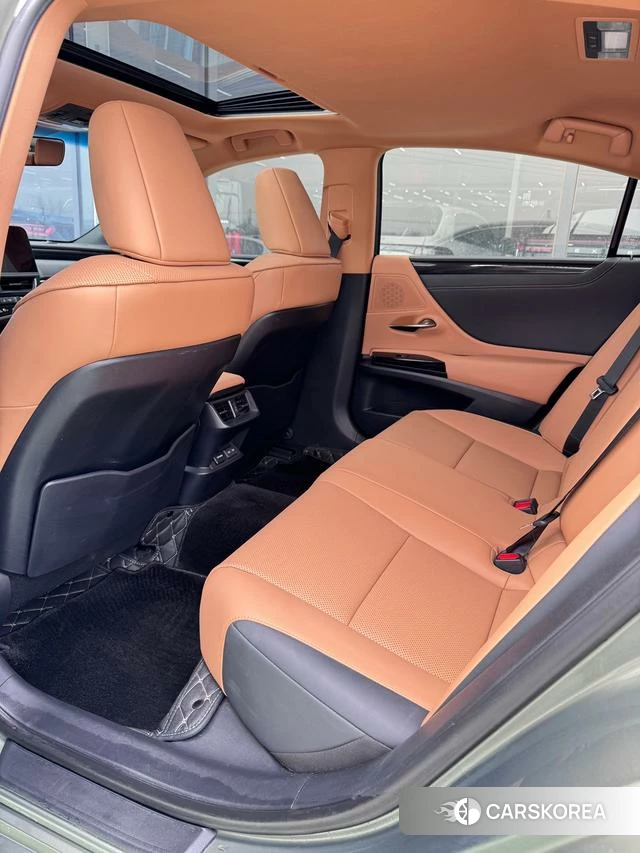 Lexus ES id 4264203 из Китая 13