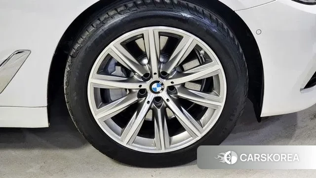 BMW 5 Series (G30) id 3635847 из Кореи 15