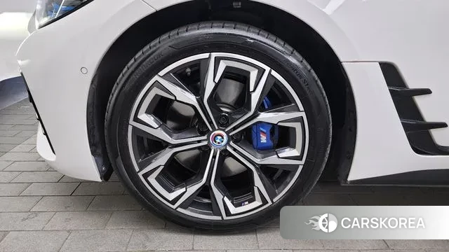 BMW i4 id 3716756 из Кореи 15